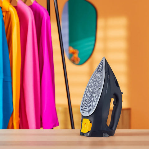 Philips DST7060/26 Steam Iron — view 2 | Philips DST7060/26 Hv Steam Iron | ShandaarBuy