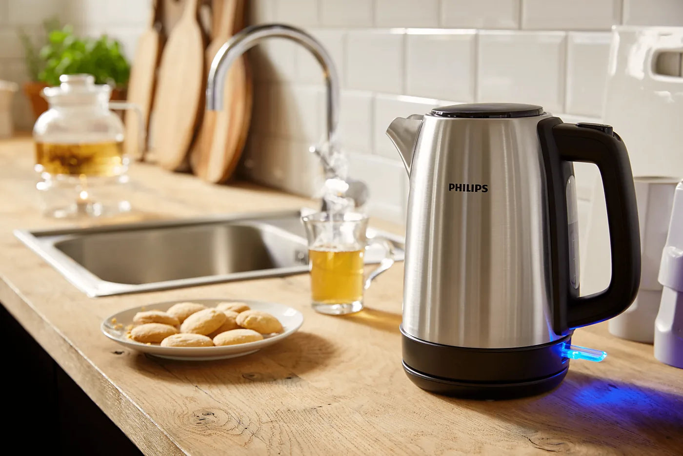 Philips HD9350/92 Kettle — view 4 | Philips HD9350/92 Spring Lid Kettle | ShandaarBuy