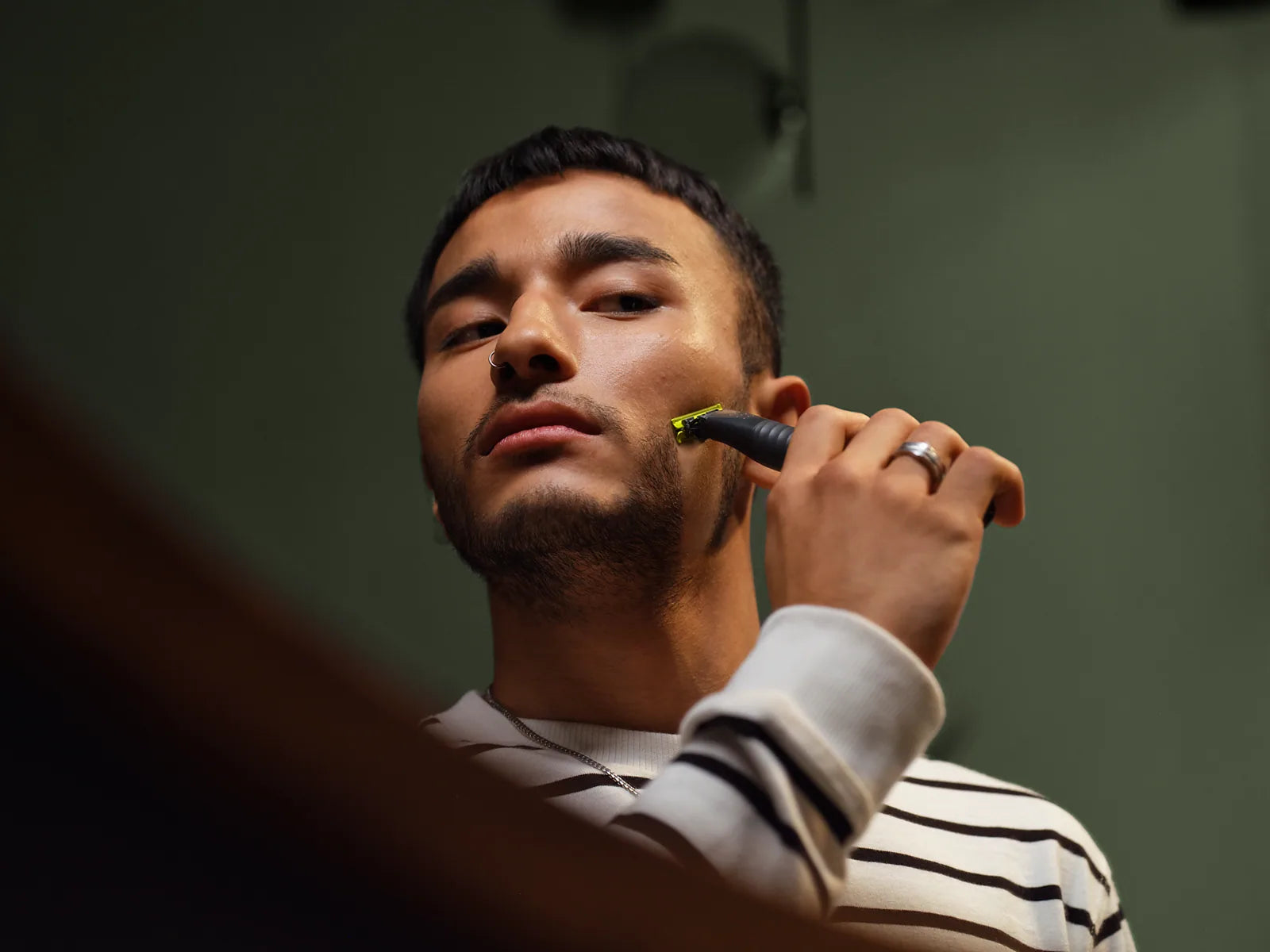 Philips QP1424/10 OneBlade Face Hybrid Trimmer & Shaver - image 3
