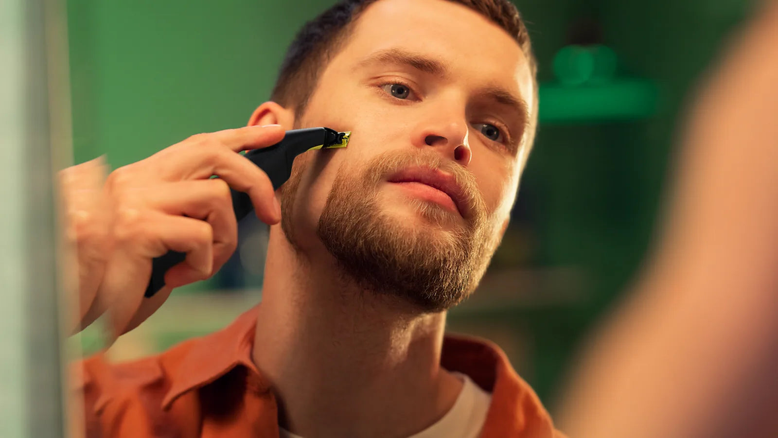 Philips QP6542/10 OneBlade Pro Face + Body Hybrid Trimmer & Shaver - image 4